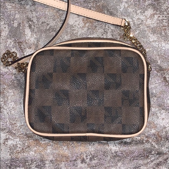 Brown and Gold MK Jet Set Crossbody Purse. - Picture 2 of 7